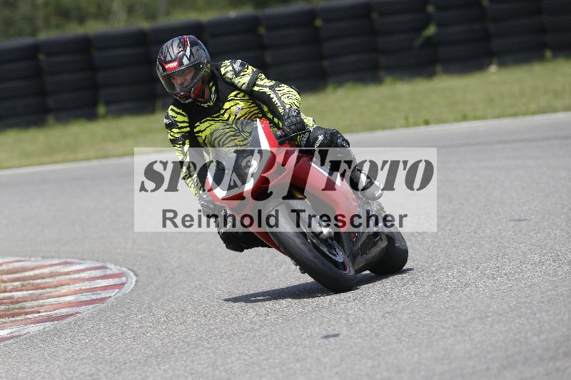 /27 12.06.2025 Ducati Schweiz Trackday Warmup  ADR/blau-bleu/13